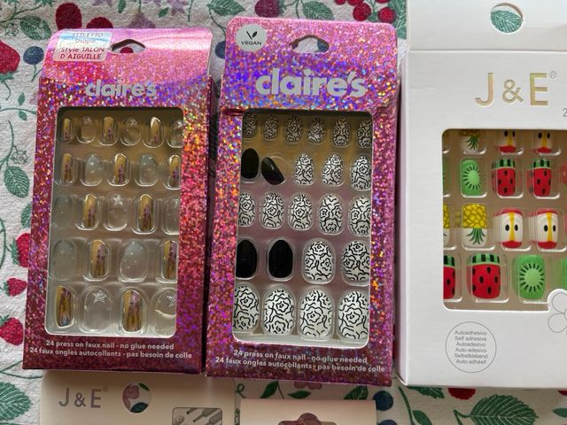 Kit manicura: uñas postizas + decoración