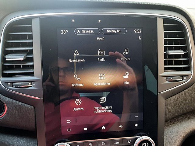 Renault Megane 140cv, carplay, 6 vel, navegador..