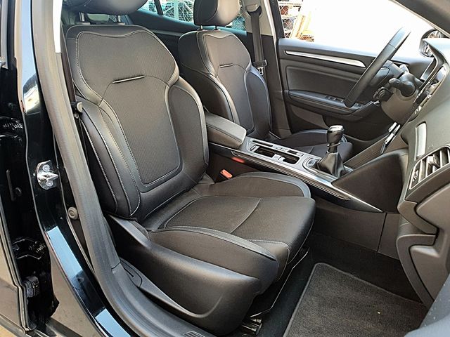 Renault Megane 140cv, carplay, 6 vel, navegador..