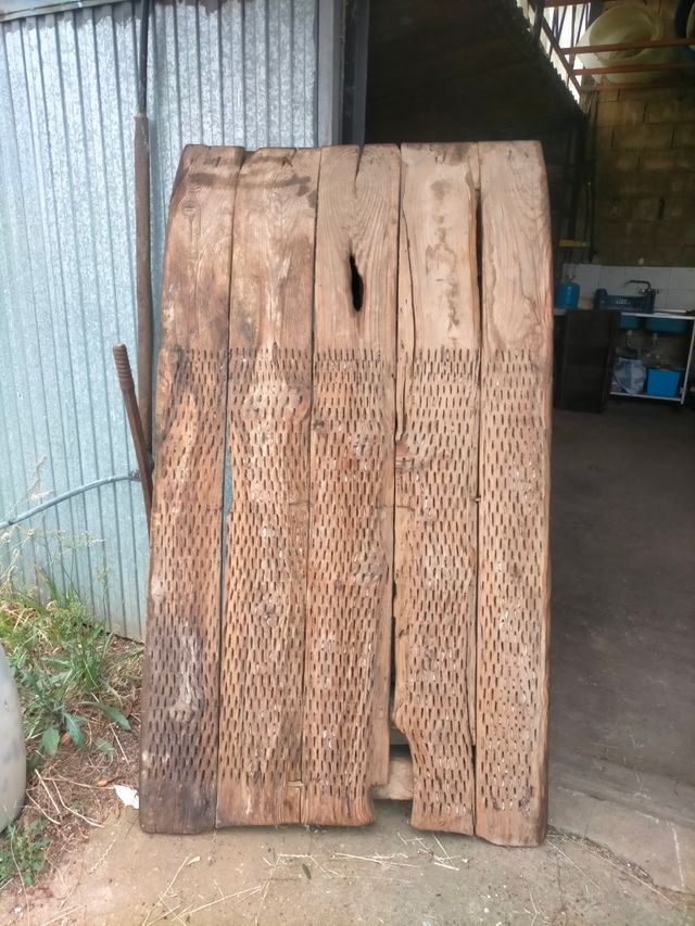 Trillo antiguo de madera