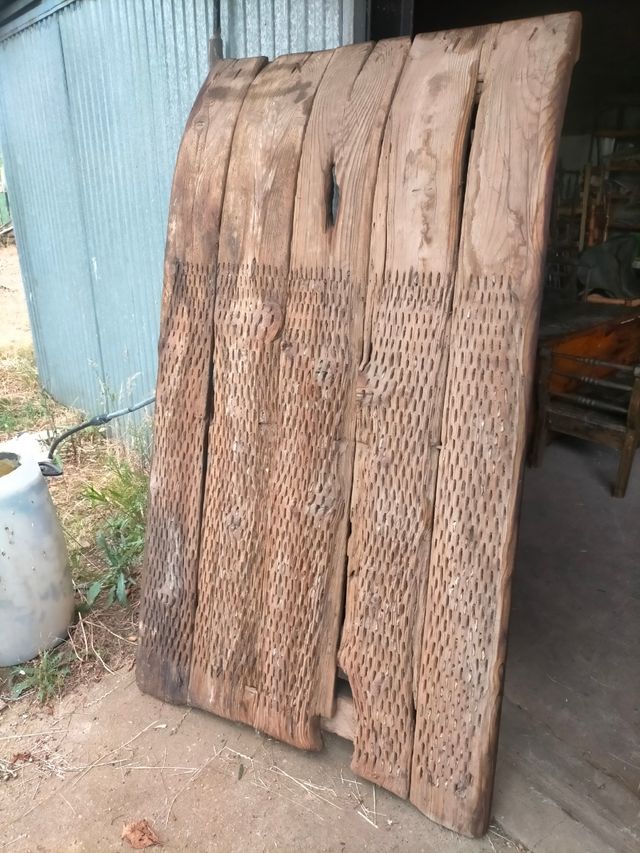 Trillo antiguo de madera