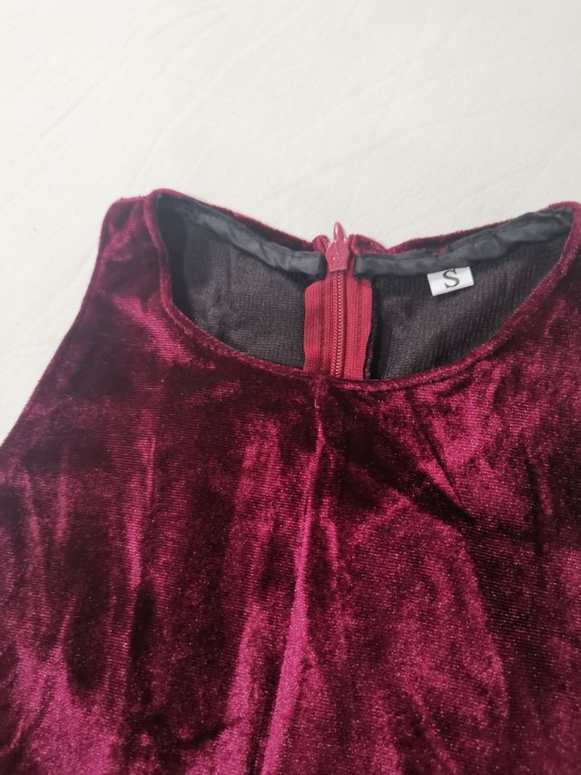 Vestido terciopelo  - Talla S
Nuevo 