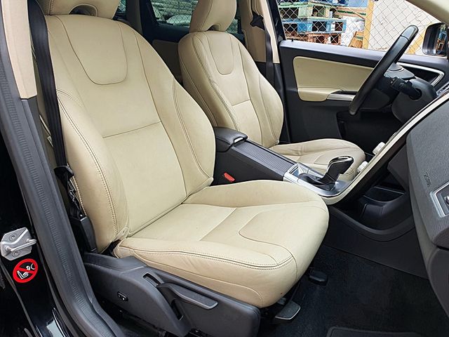 Volvo XC60 D4, 190cv, autom, piel beige, navegador