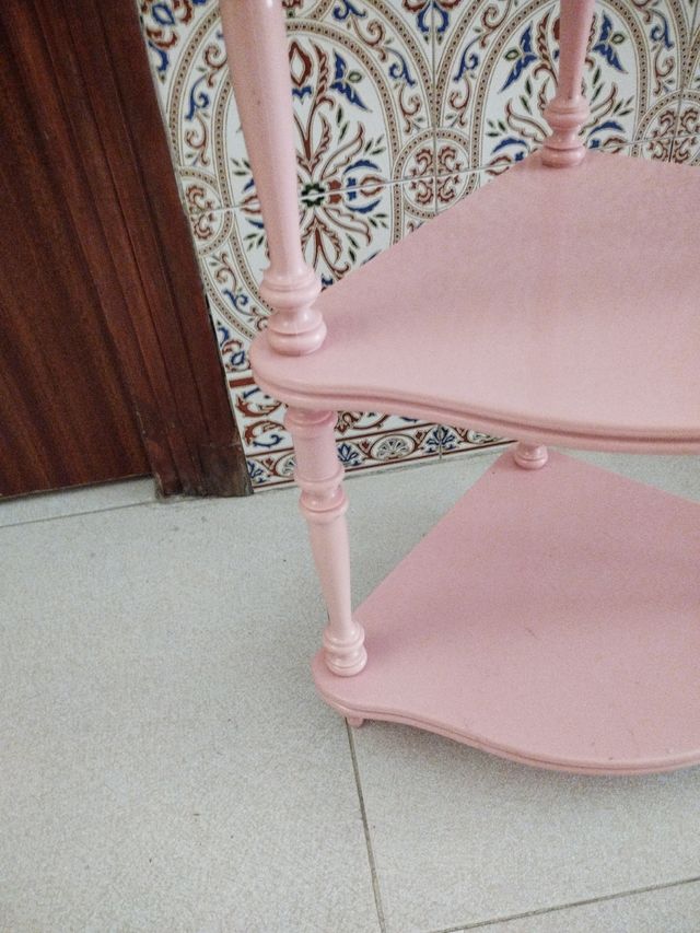 Estantería esquina rosa - 2 baldas