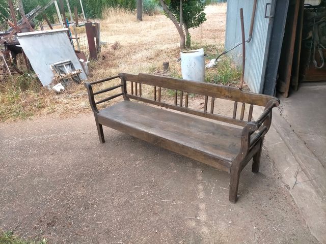 Banco antiguo de madera