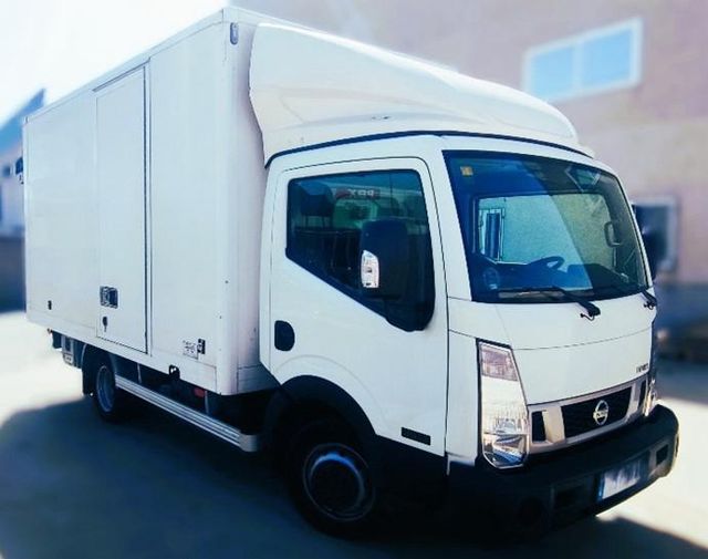 Camión Nissan Cabstar NT400
