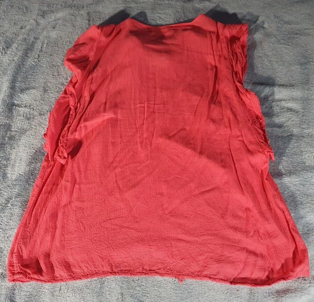 Blusa sin mangas cuello pico coral / fucsia tS