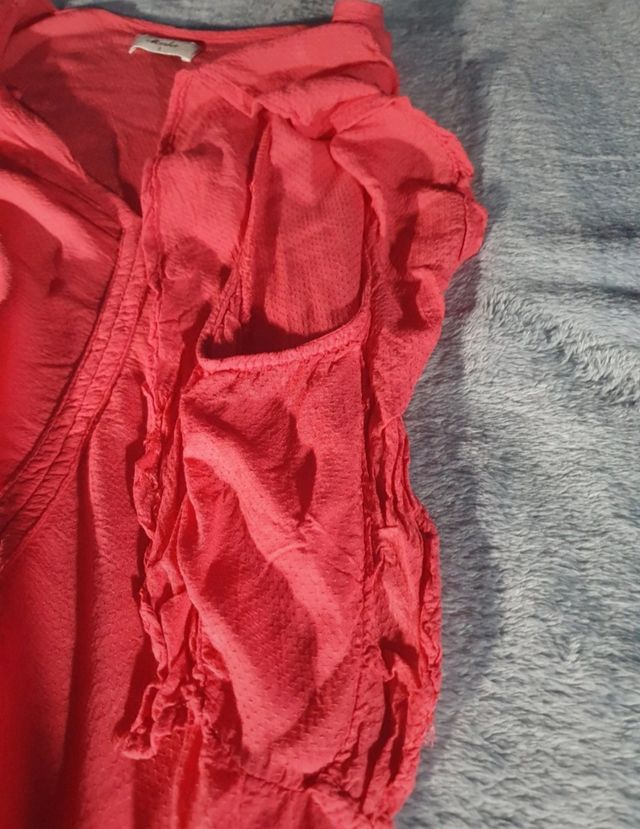 Blusa sin mangas cuello pico coral / fucsia tS