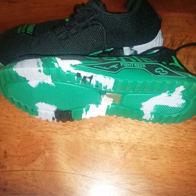 Zapatillas encluco - N42 - Negro/Verde