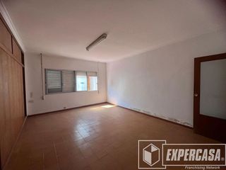 Local comercial en venta en Benifaió