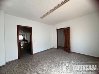 Local comercial en venta en Benifaió