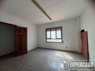 Local comercial en venta en Benifaió