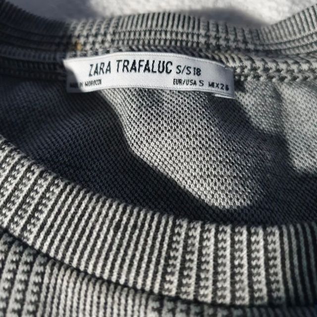 Camiseta Zara Trafaluc cuadros gris talla S