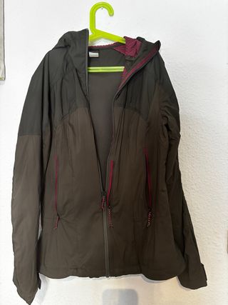 Chaqueta Decathlon verde oliva mujer