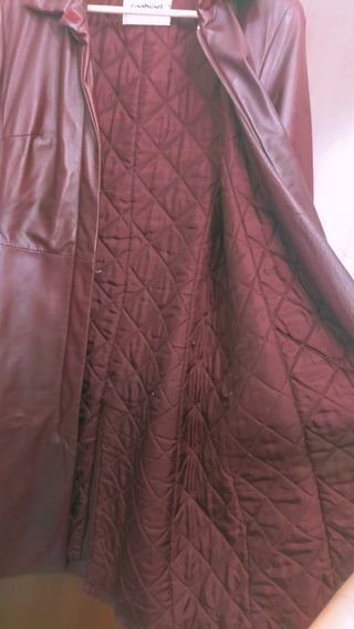 Cappotto Conbipel in vera pelle,colore Borgogna.