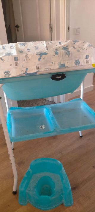 Regalo por compra Cambiador Jane + bañera + orinal