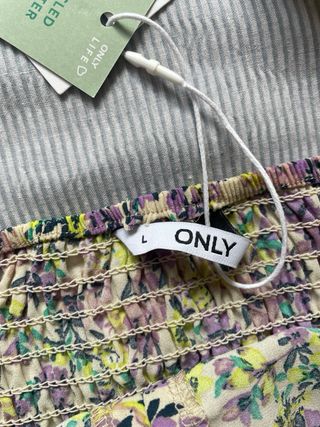 Blusa Only floral multicolor