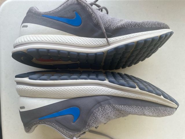 Zapatillas Nike Vomero 13 Grises