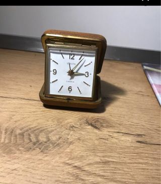Reloj despertador Europa antiguo