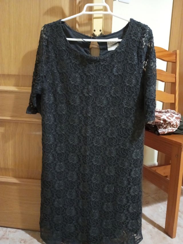 Vestido gris oscuro encaje