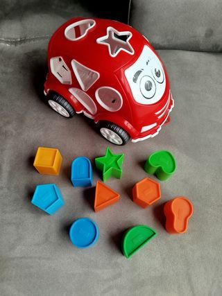 Juguete encajar formas coche