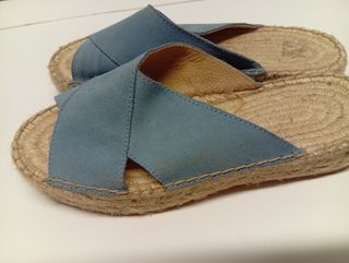 Sandalias planas azules