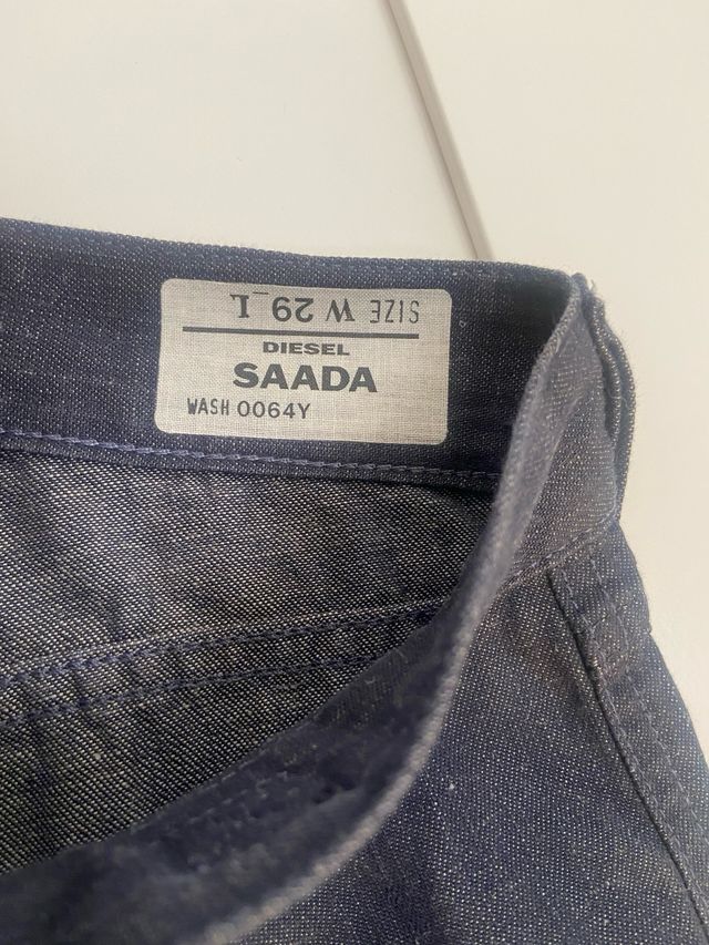 Vaqueros delgados Diesel negros, talla M