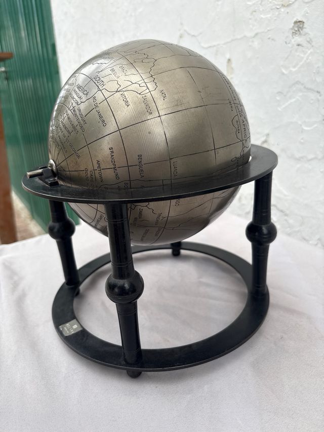 Globo terráqueo vintage BECARA 1964