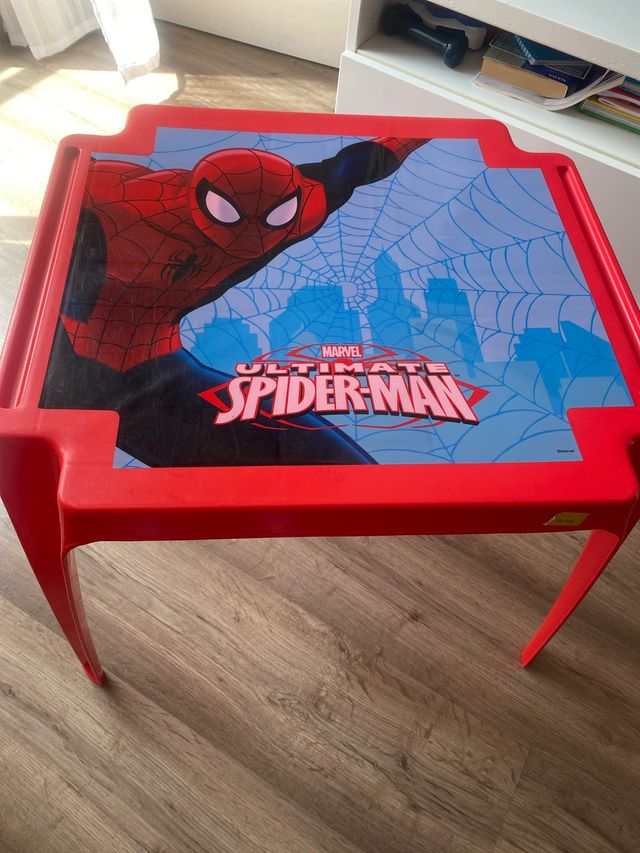 Mesa infantil Spiderman y silla