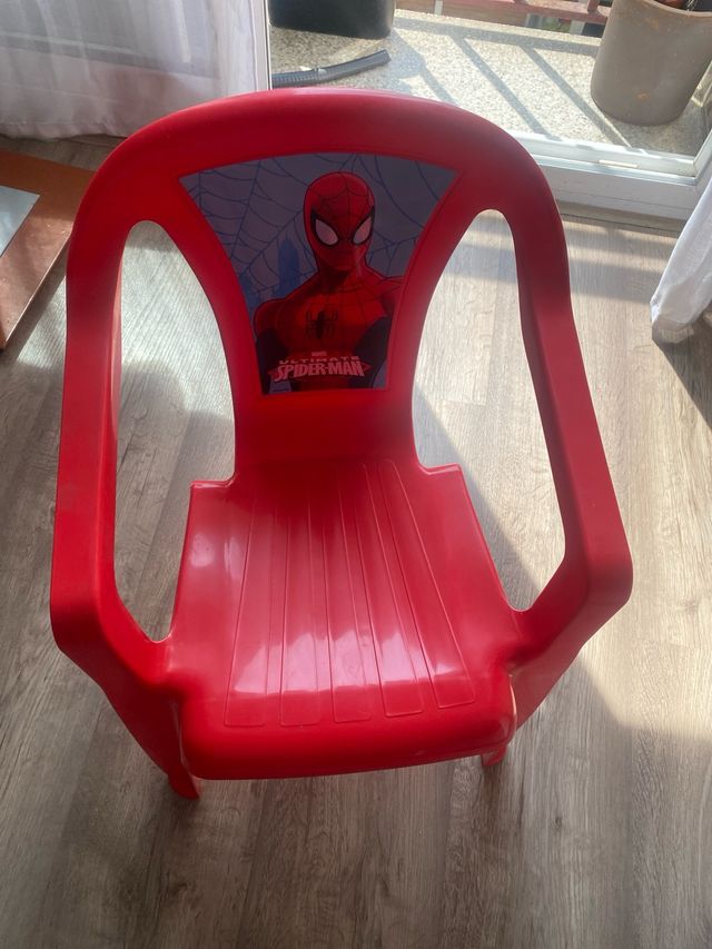 Mesa infantil Spiderman y silla