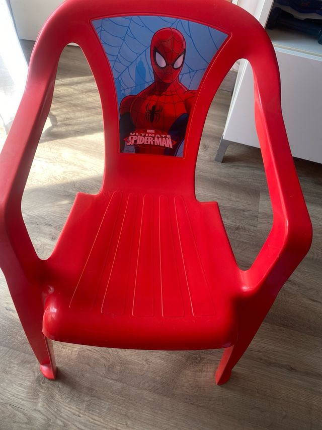 Mesa infantil Spiderman y silla