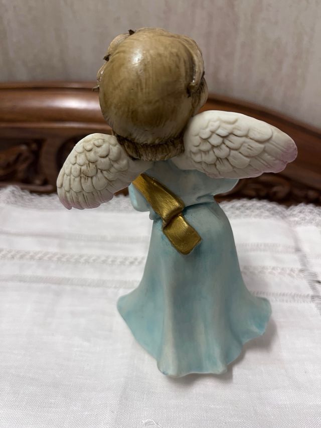 Figura de porcelana Angel Capodimonte