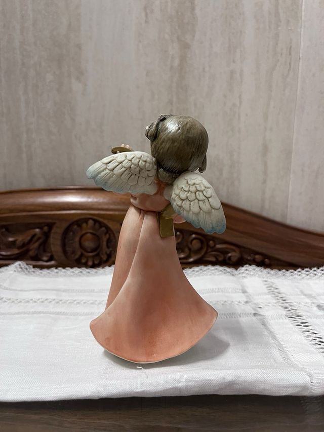 Angel Capodimonte con mandolina