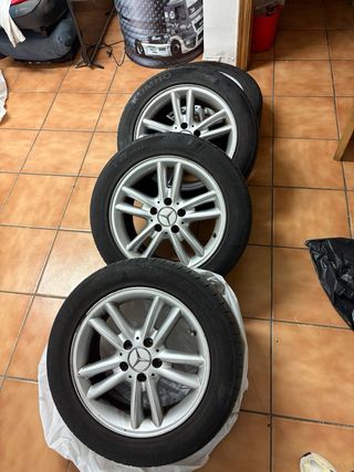 4 Llantas Mercedes 16" usadas