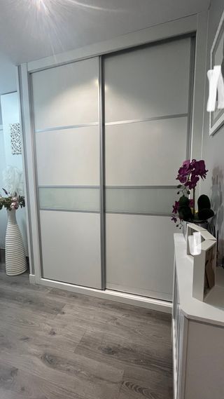 solo 2 puertas correderas madera y cristal blan