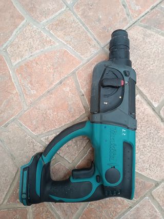 TALADRO PERCUTOR MAKITA DHR202