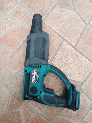 TALADRO PERCUTOR MAKITA DHR202