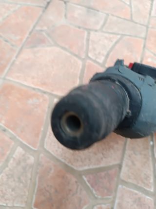 TALADRO PERCUTOR MAKITA DHR202
