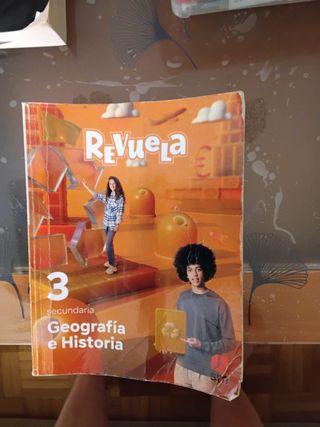 Geografía e Historia. 3 Secundaria. Revuela