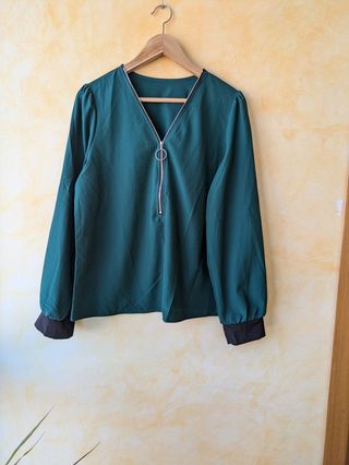 Blusa verde fluido c/cremallera