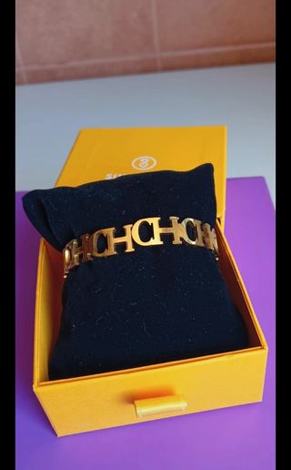 Pulsera CH dorada, nueva a estrenar 