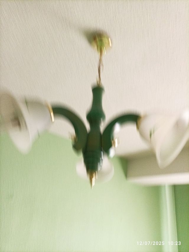 Lámpara 3 brazos madera verde