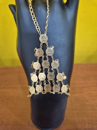 Pulsera manita monedas oro