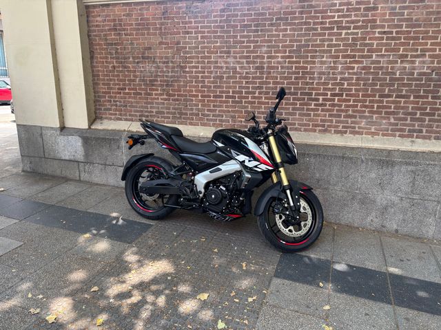 Bajaj Pulsar NS 400 Z 