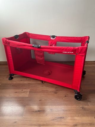 Cuna de viaje Koelstra roja + colchón azul marino