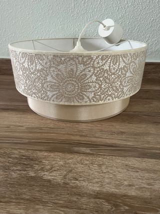 Lámpara beige de tela