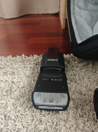 Nikon D5600 + Objetivos + Flash + Accesorios