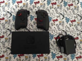 Split Pad de Hori + Dock + Cargador.