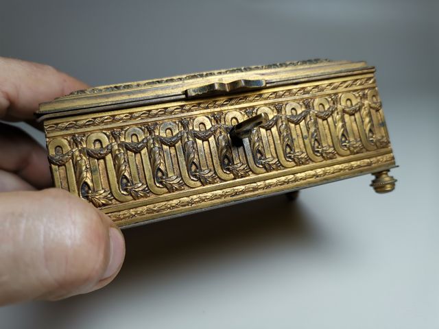 Cofanetto in Oro Bronzo Antico