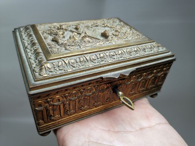 Cofanetto in Oro Bronzo Antico